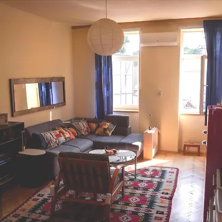Davor Dvor Apartment *