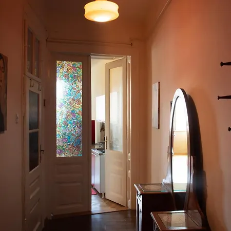 Davor Dvor Apartment *